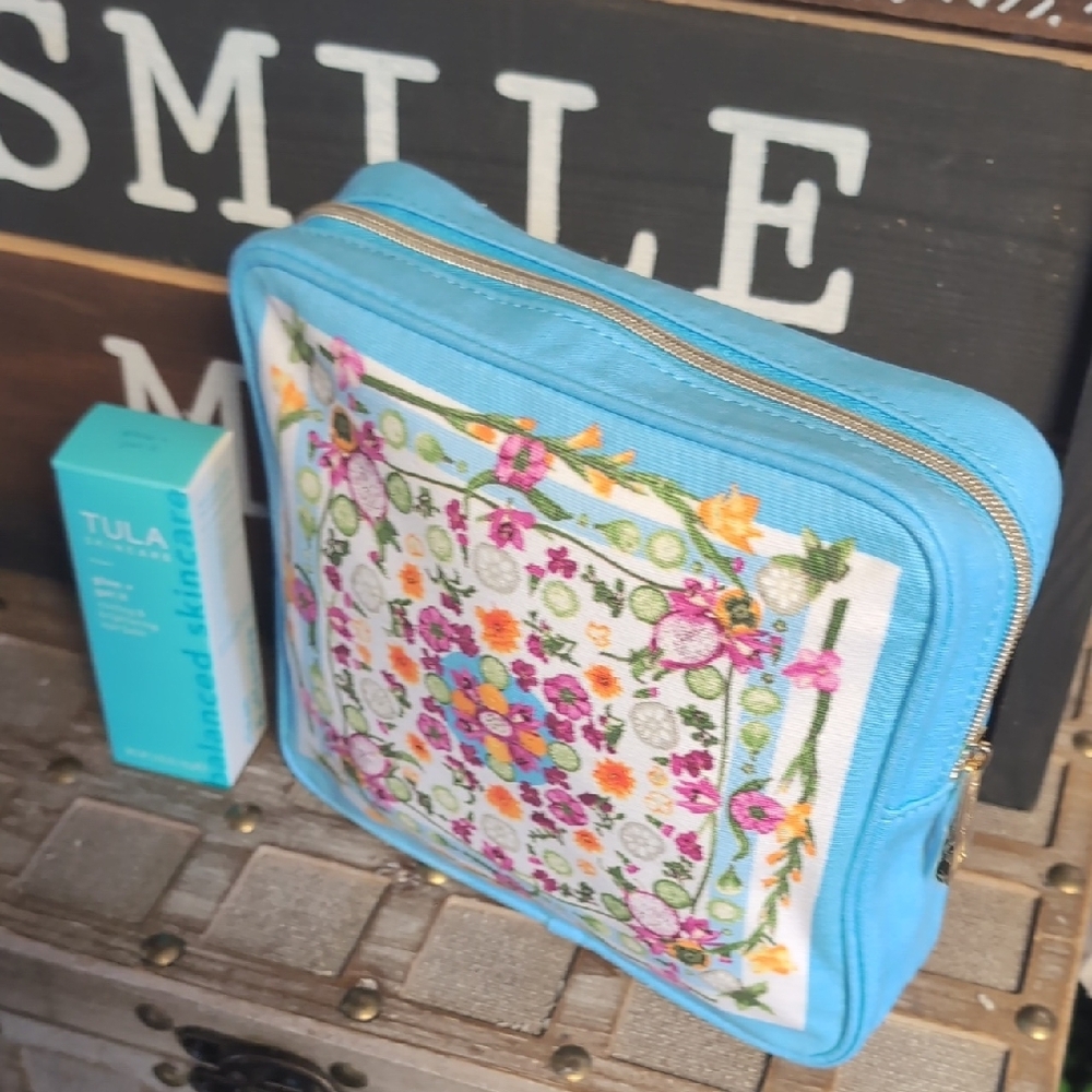 Estee Lauder Floral Makeup Case & Tula Cooling Eye Balm Set - Picture 4 of 8